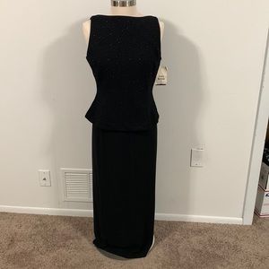 David Warren NY 2 piece top & skirt/ semi-formal black with sparkles Size 12